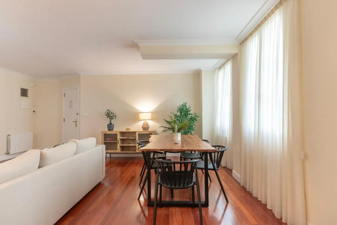 Akomodat En Apartamento En El Centro De Bilbao Con Parking