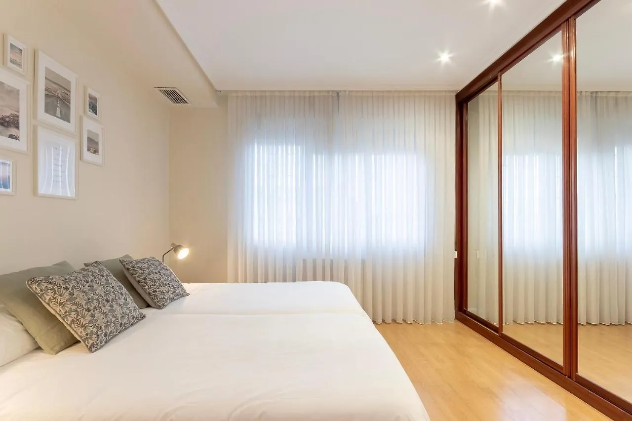 Akomodat En Apartamento En El Centro De Bilbao Con Parking 0*,